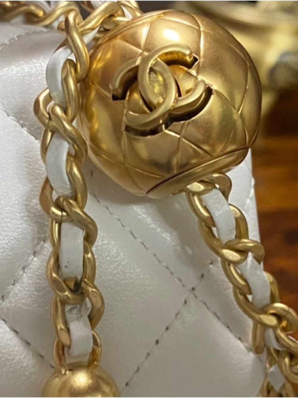 CHANEL White Quilted Lambskin Crossbody with Gold Hardware - Picture 3 of 8